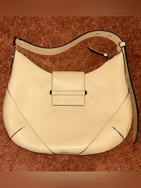 Jimmy Choo
Bar Hobo
S Buttermilk
Biker Leather
Shoulder Bag
New